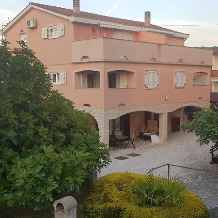 Apartments Ivanka Malinska Buitenkant foto
