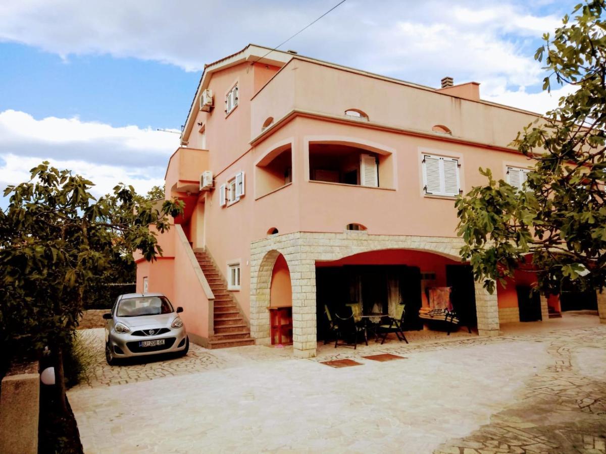 Apartments Ivanka Malinska Buitenkant foto