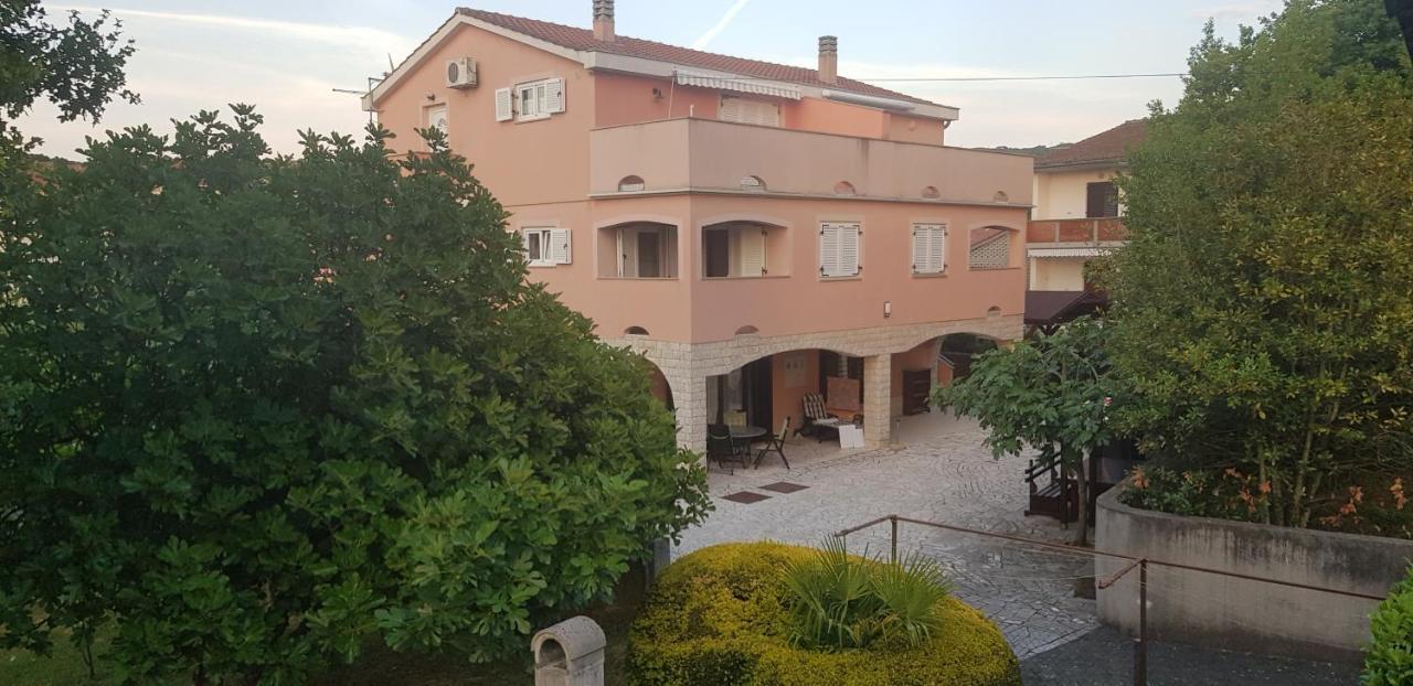 Apartments Ivanka Malinska Buitenkant foto
